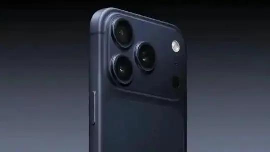 iPhone17 Pro有货没人买：3500差价，果粉不懵了