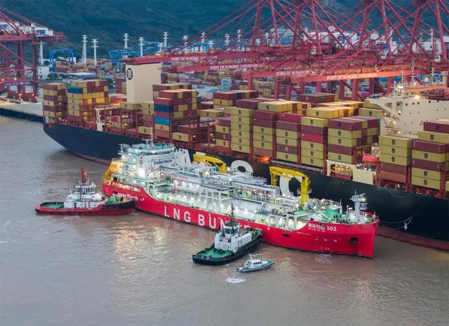 连续17年全球第一，这座城这个港真彪悍