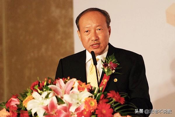国家出手5位首富被抓！有些已入外籍，原因曝光，早该迎来这一天