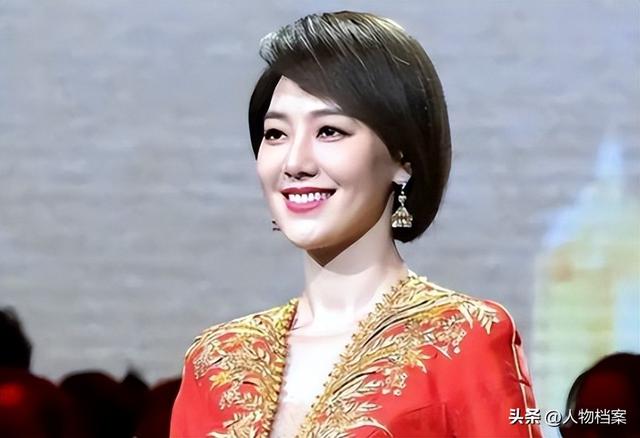 讨好大佬，陪睡上位，遭央视“开除	”	，她身上的标签哪个才是真的