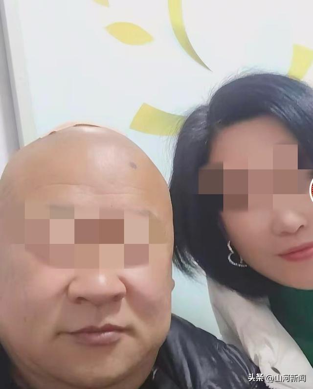 山东莱芜“46岁女子出租屋内遭男友持刀杀害”案开庭审理，家属：还不敢告诉她9岁的儿子，母亲已重度抑郁