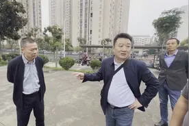 市创文办暗访襄阳农工医院图片