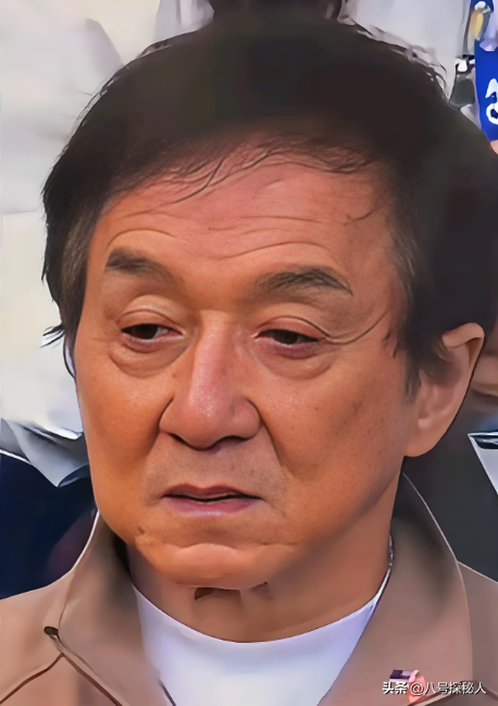 善恶终有报，把儿子养废，任由私生女拾荒的成龙，终为荒唐买单