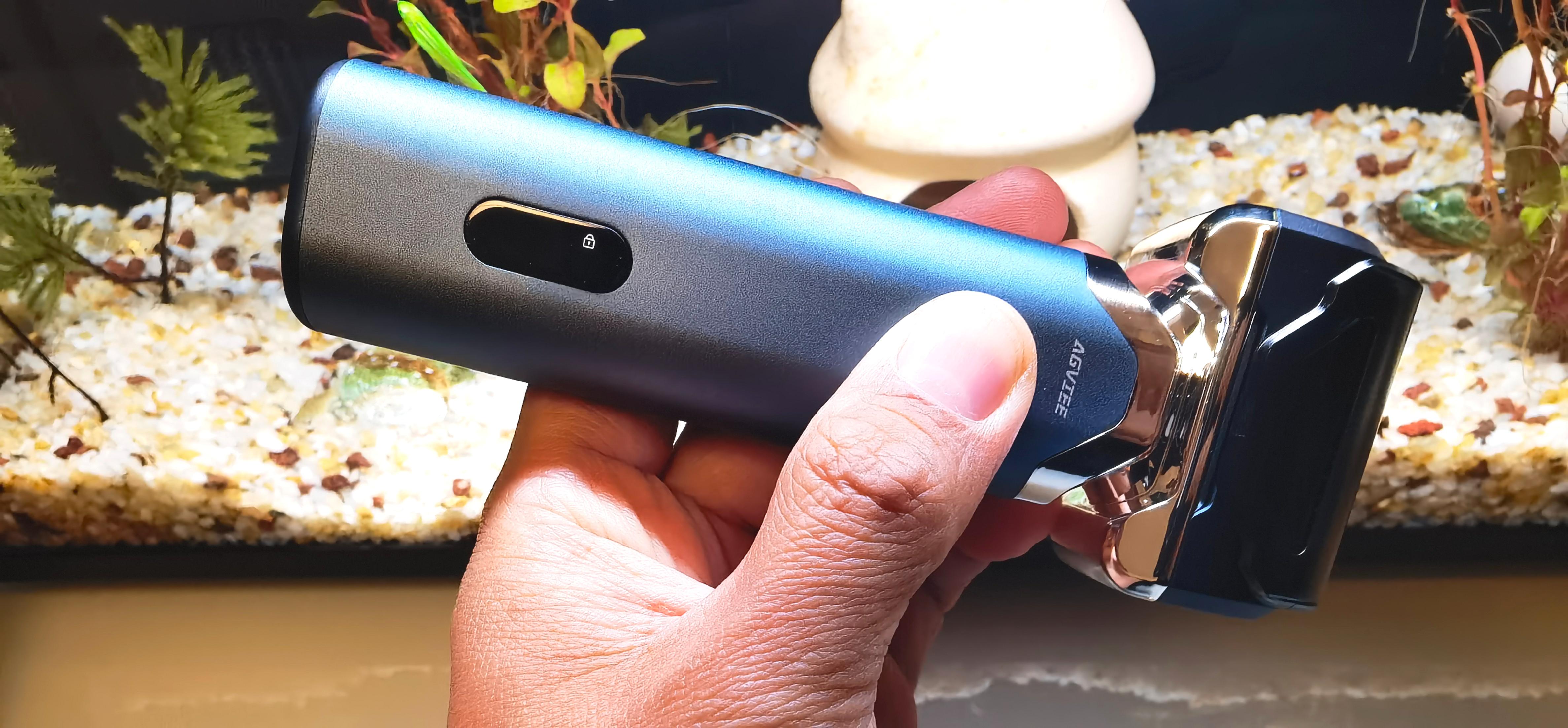 未野往复式剃须刀测评:五刀头27000转狂飙0残留,碾压千元机!