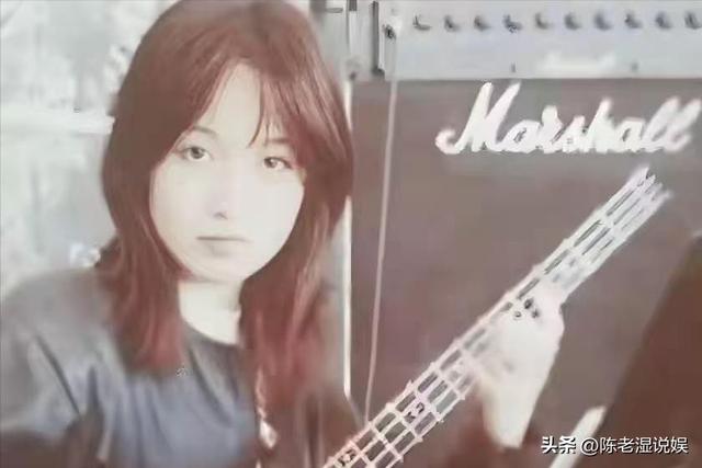 连上5次春晚，私下却和恩师同居怀孕被骗流产，今57岁依旧单身