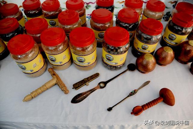 2025年青海同仁热贡文化唐蕃古道行兰州站农文旅商推介活动启幕。