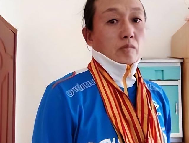 被教练下药终身不育，退役后当搓澡工嫁和尚，她是9枚金牌的冠军