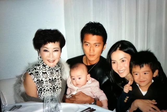 年轻时管不住下半身，如今却让18岁儿子买了单，张柏芝她后悔吗？