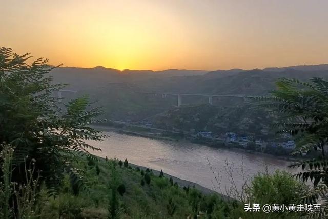 陕西最不起眼的小城！藏着全国罕见的奇观，火车直达零门票