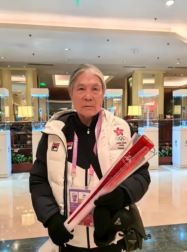 郭晶晶也没想到，79岁公公霍震霆再破天花板，让整个豪门圈沉默了