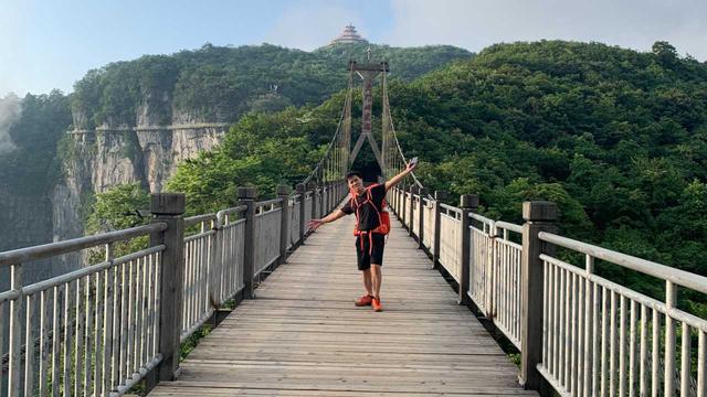 湖南天门山：一场逃离喧嚣的山野之约