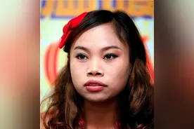 40岁罗玉凤惹众怒！抹黑中国贬低教育，直言自己曾被糟蹋，太后悔图片