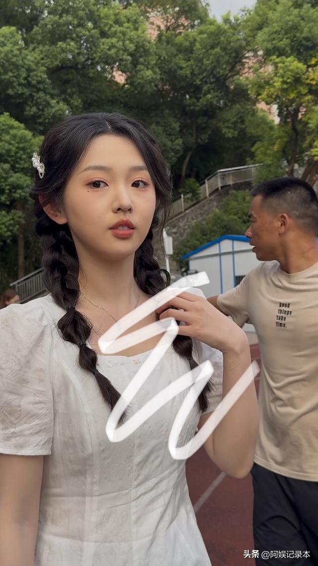 短剧女主离了滤镜差距有多大，看郭宇欣就知道了