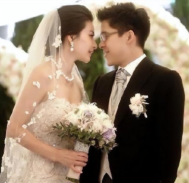 结婚13年，44岁郭晶晶再次迎来喜讯，又一次证明了霍启刚的眼光