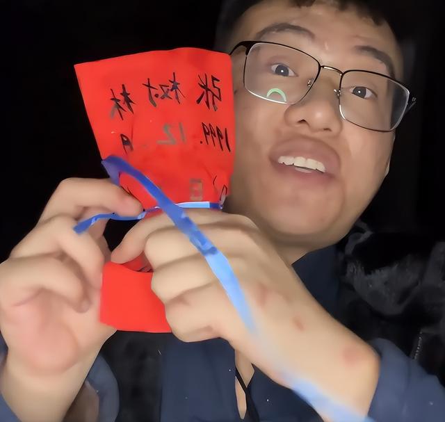 2年前，那个砸神像、睡坟场“八字命硬”的网红，如今怎么样了？