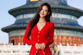 气质女生天坛拍照，9个姿势和技巧，拍出端庄优雅气质美图片