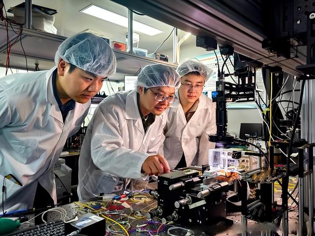 一夜之间，中国传来2个爆炸性突破，美国从88%降到9%，中国猛追