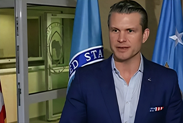 美航母就位，委内瑞拉电话打到北京，救不救马杜罗？王毅斩钉截铁