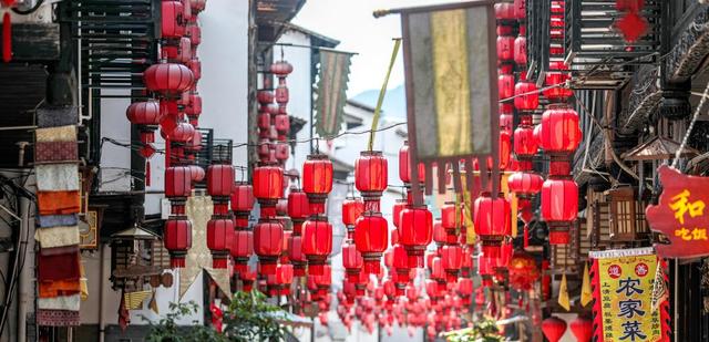 游在鹰潭｜中式美学深度游！山水、烟火、古建玩法全解锁，承包你的诗意周末