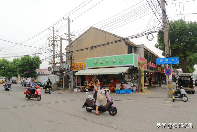 2005年国庆，南泉街上走了一圈，随便拍了一组当地人生活