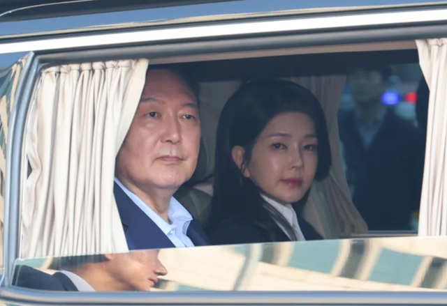 尹锡悦激烈拒捕的真实用意是什么