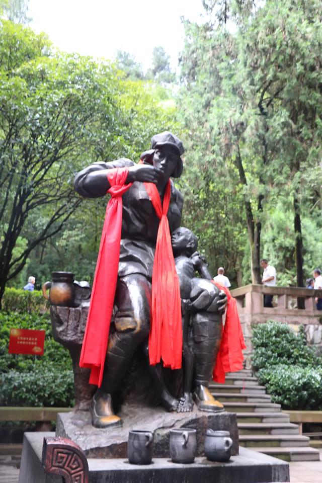 重走长征路（7）：在遵义，一位红军男医生牺牲后变成了女菩萨