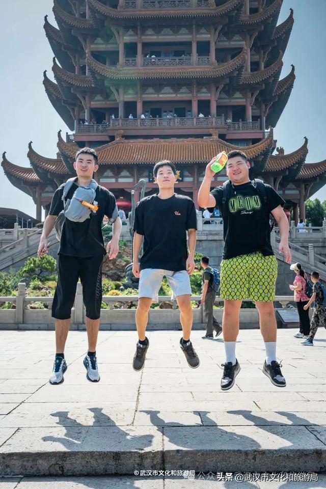 41°C高温天，这么多游客来武汉玩什么?