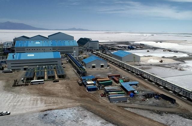 出大事了！中国又一伙伴倒向美国？撕毁合同，矛头直指中方！