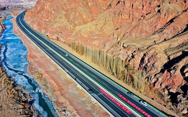 我国最长的高速公路，全长4395公里，沿途经过6个省，你去过吗