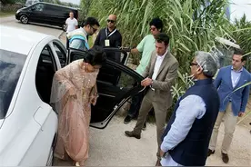 和闺蜜分享情事，却惨遭挖墙脚，女人谈恋爱，切记这三点图片