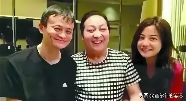 “封杀”4年后	，49岁赵薇财力现状被扒，结果估计和你想得不一样