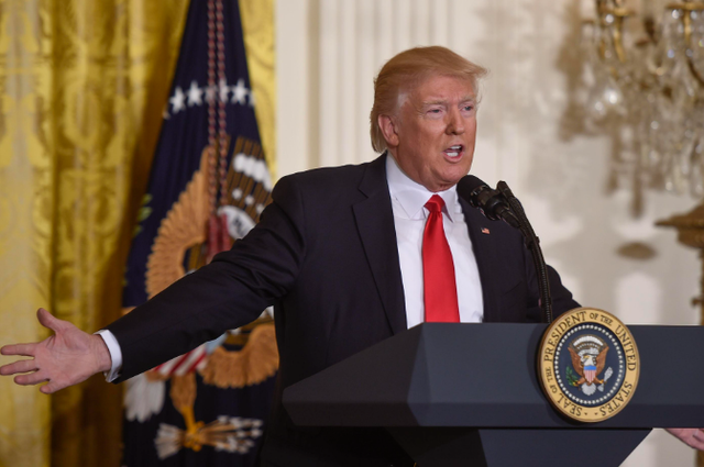 特朗普动真格？禁毒只是幌子，美航母接到特朗普命令驶向委内瑞拉