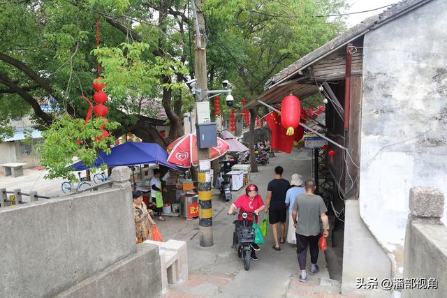 2005年国庆，南泉街上走了一圈，随便拍了一组当地人生活
