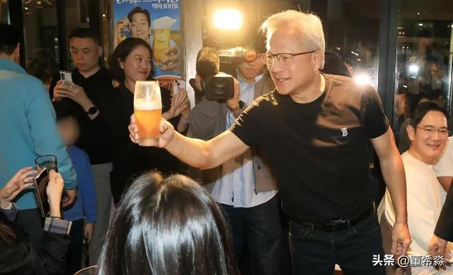 从“炸鸡局”到5万亿市值：黄仁勋个人魅力如何转化为商业杀伤力