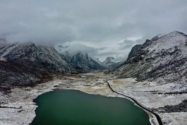 一踩油门，赴莲宝叶则的风景与自由之约
