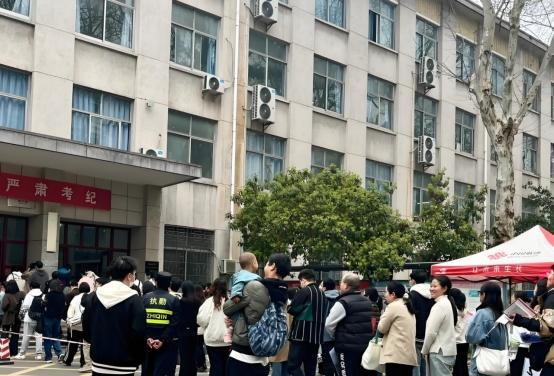 终于有内行说了实话！国考想一次上岸？选这“6类岗位”闭眼冲！