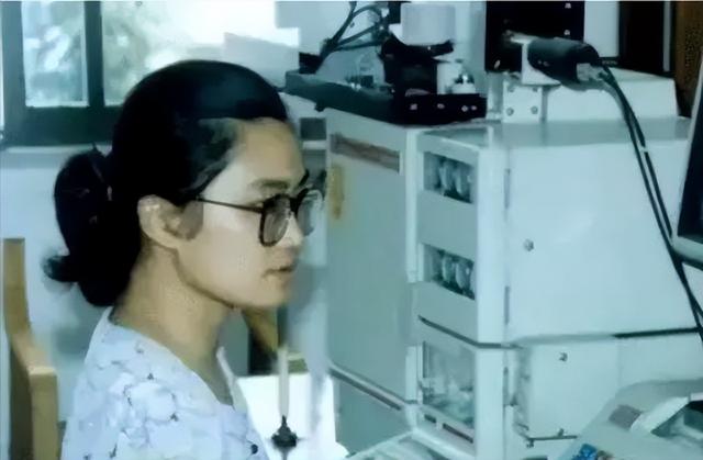 她是中国芯片顶尖人物，4度评选国内院士失败，后被美国封为院士