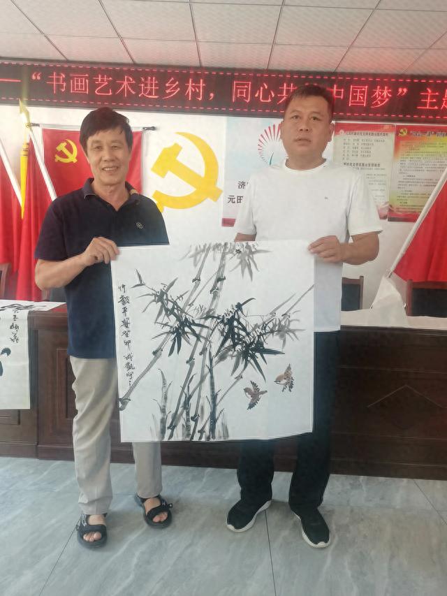 书画名家捐赠墨宝 助力乡村文化建设