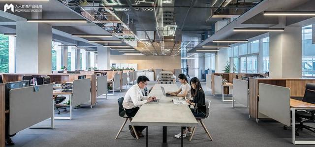 AI行业七千亿市场爆发！75%用数字化，仅22%敢碰？小企靠它能反超