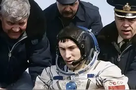 史上最悲催的宇航员，升空不久国家就惨遭解体，被遗落太空311天图片