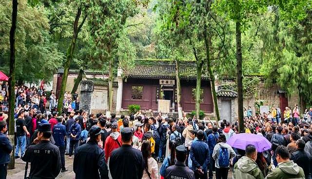 多个景区游人如织，国庆假期襄阳文旅持续火爆