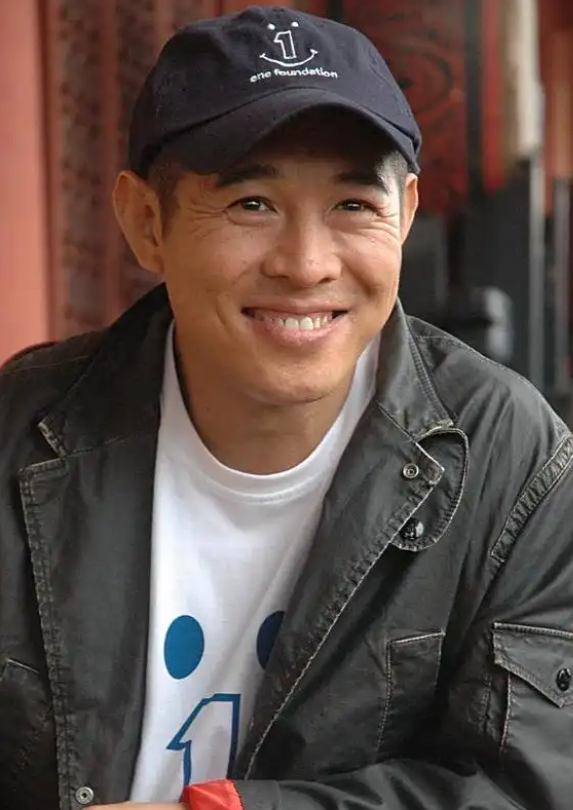 “换心	”传闻真相大白仅1月	，李连杰官宣3大喜讯 野心太大藏不住了