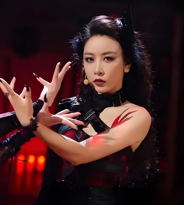 长得千娇百媚，奈何有个糙汉名，这5位被名字拖累的女星，太可惜​
