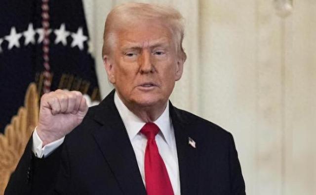 当不成总统了？美国爆发大规模混乱，特朗普被联手逼宫