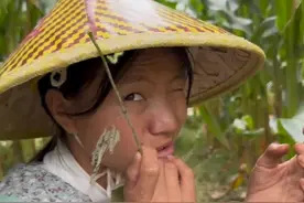 凌晨再发文，百万粉丝网红“小英”回应“塌房”风波：不知道说点啥，我顺其自然吧，有什么事都会坦然面对图片