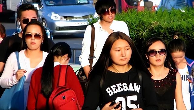 俄专家提醒中国：身边有一邻国反相明显，很有可能会出卖中俄