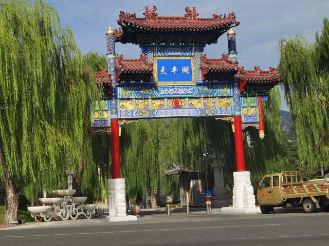 初秋，迎着习习秋风骑行赏景