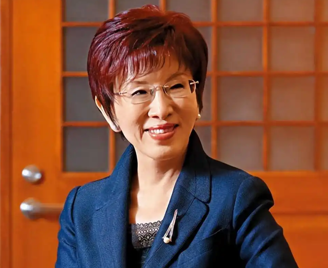 国民党主席位置坐稳，郑丽文摊牌了：两岸不回归和平，其他是侈谈