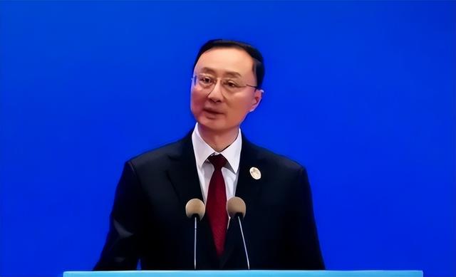 薛剑总领事遭围攻，日本记者：要100多年前，我们就直接打过去了