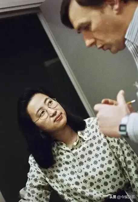 顶着骂名给中国送技术，年薪超4亿的她，为何敢和美国对着干